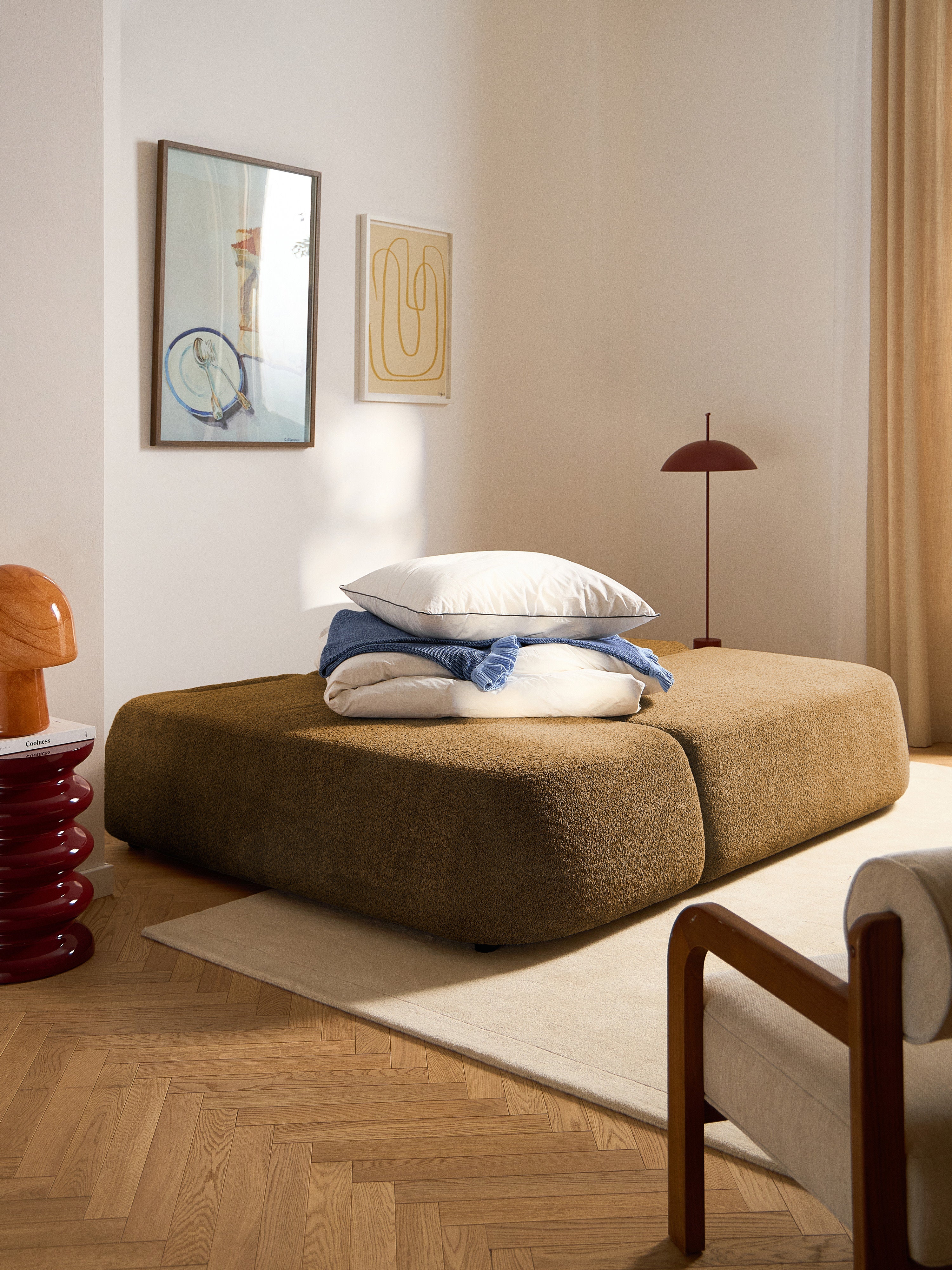 Schlafsofa Pao aus Teddy-Bouclé mit Stauraum