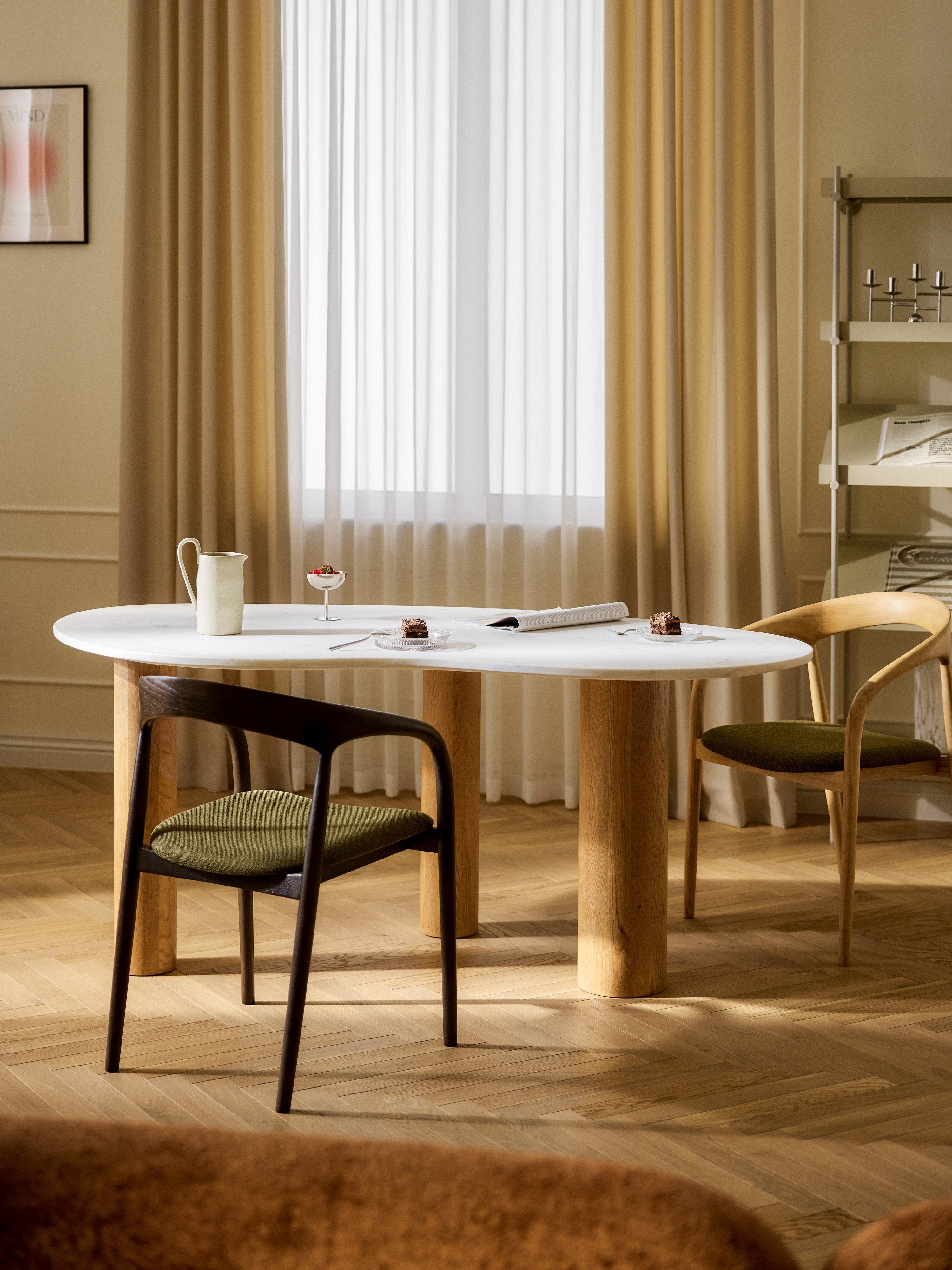 Marmor-Esstisch Naruto in organischer Form, in verschiedenen Größen