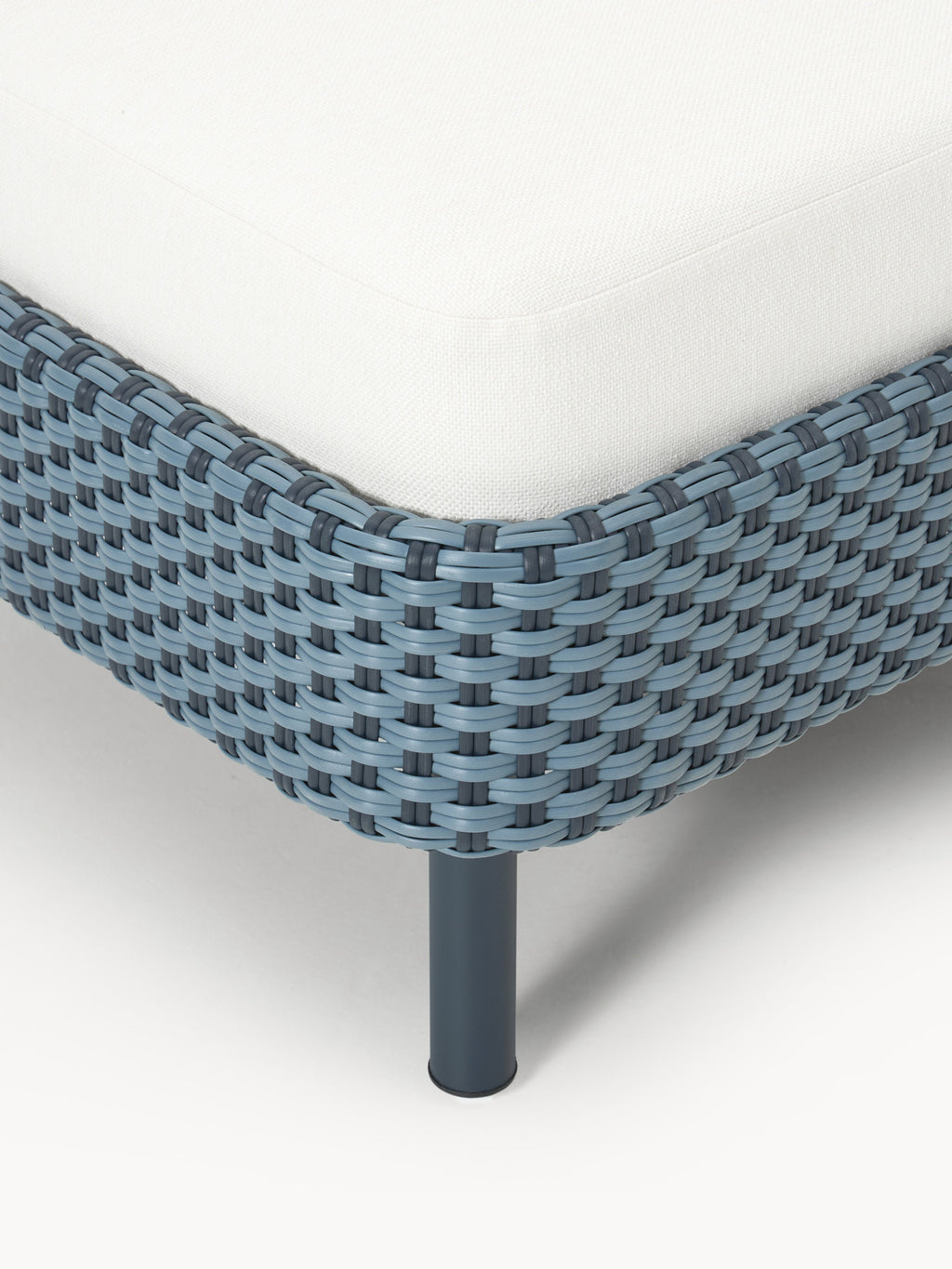 Garten-Sofa-Hocker Hani mit Schutzhülle
