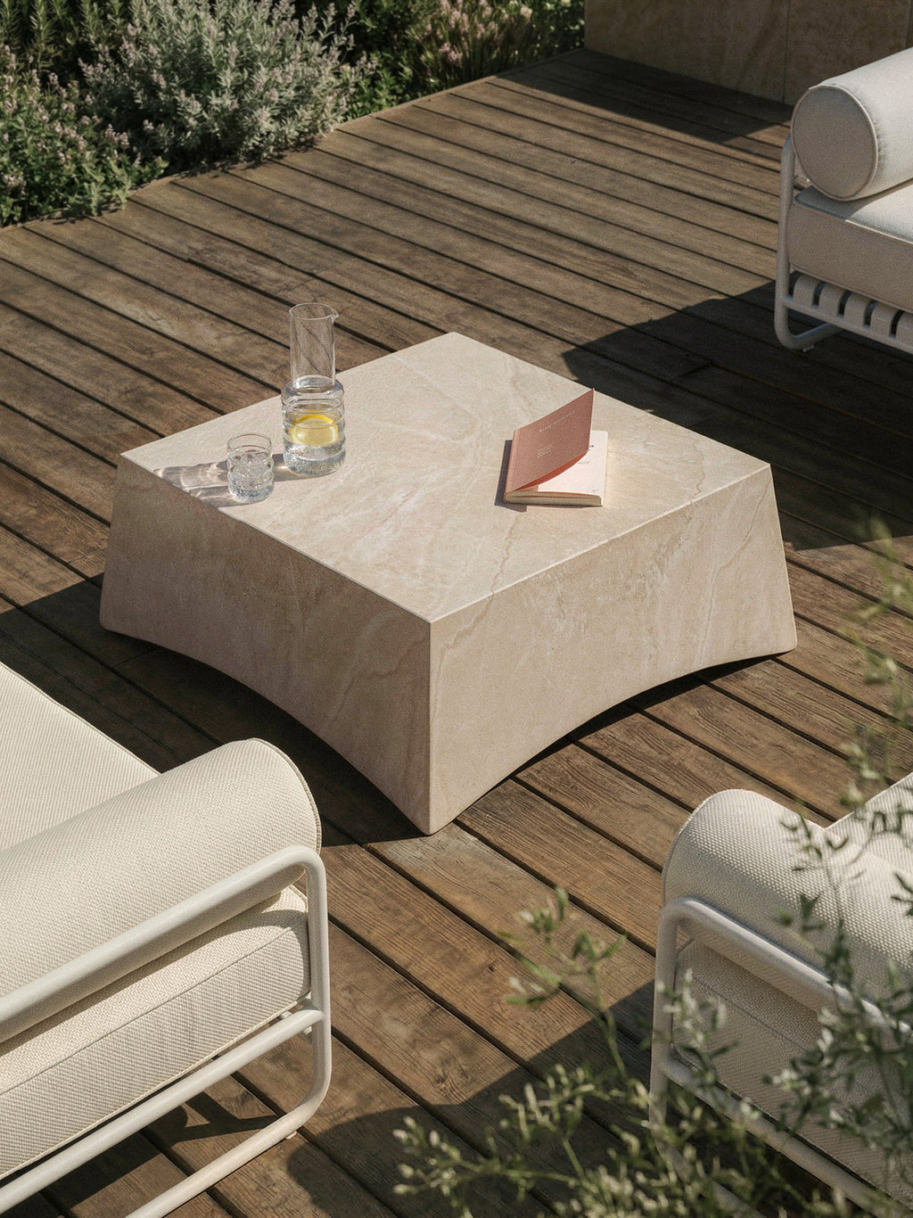 In- & Outdoor-Couchtisch Mohi in Travertin-Optik, B 80 cm