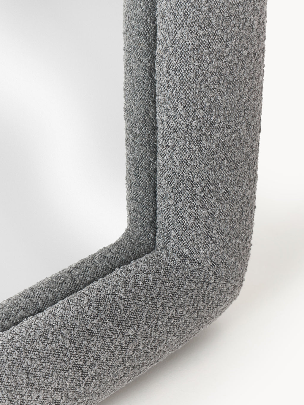 Westwing | Crosby Studios, Ganzkörperspiegel Glace mit Bouclé-Rahmen