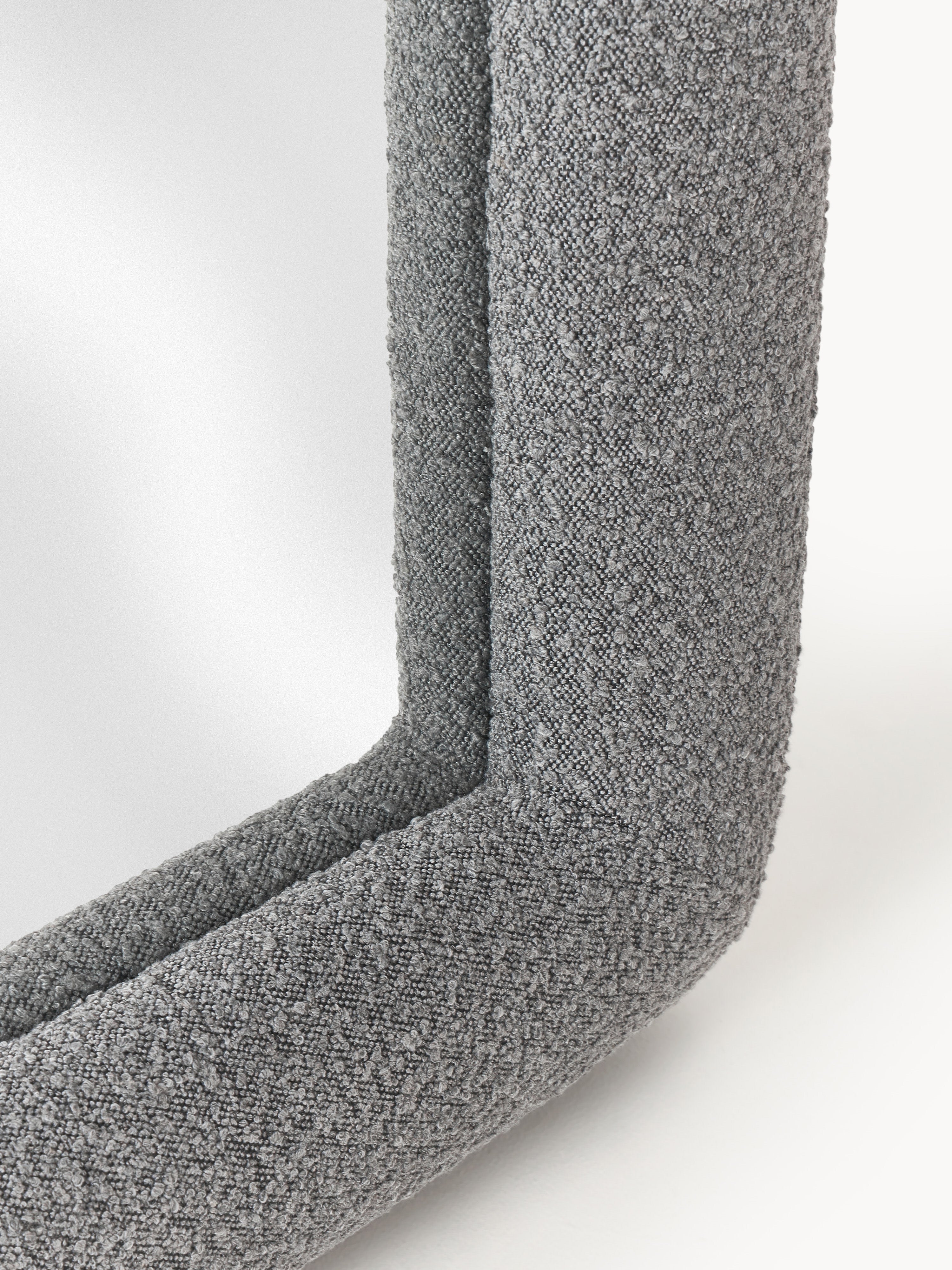 Westwing | Crosby Studios, Ganzkörperspiegel Glace mit Bouclé-Rahmen