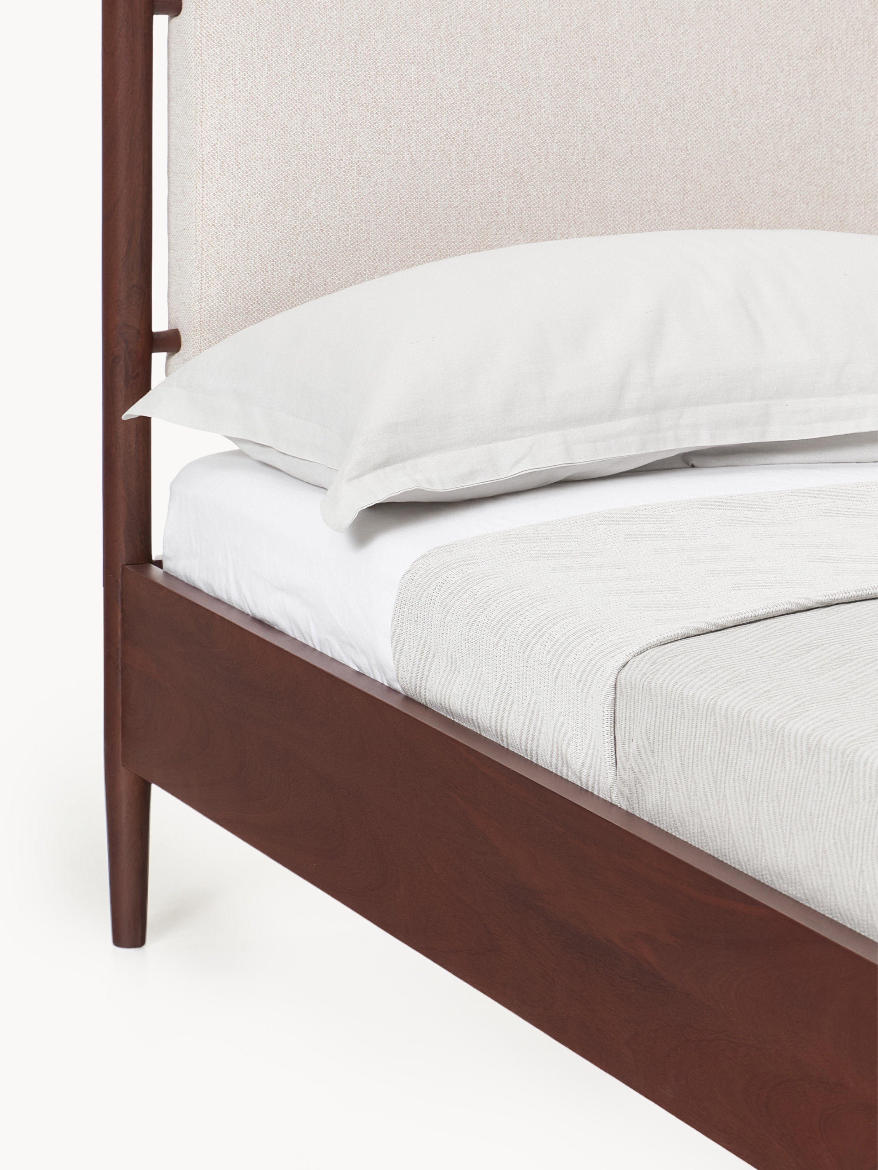 Bett Paul aus Mangoholz
