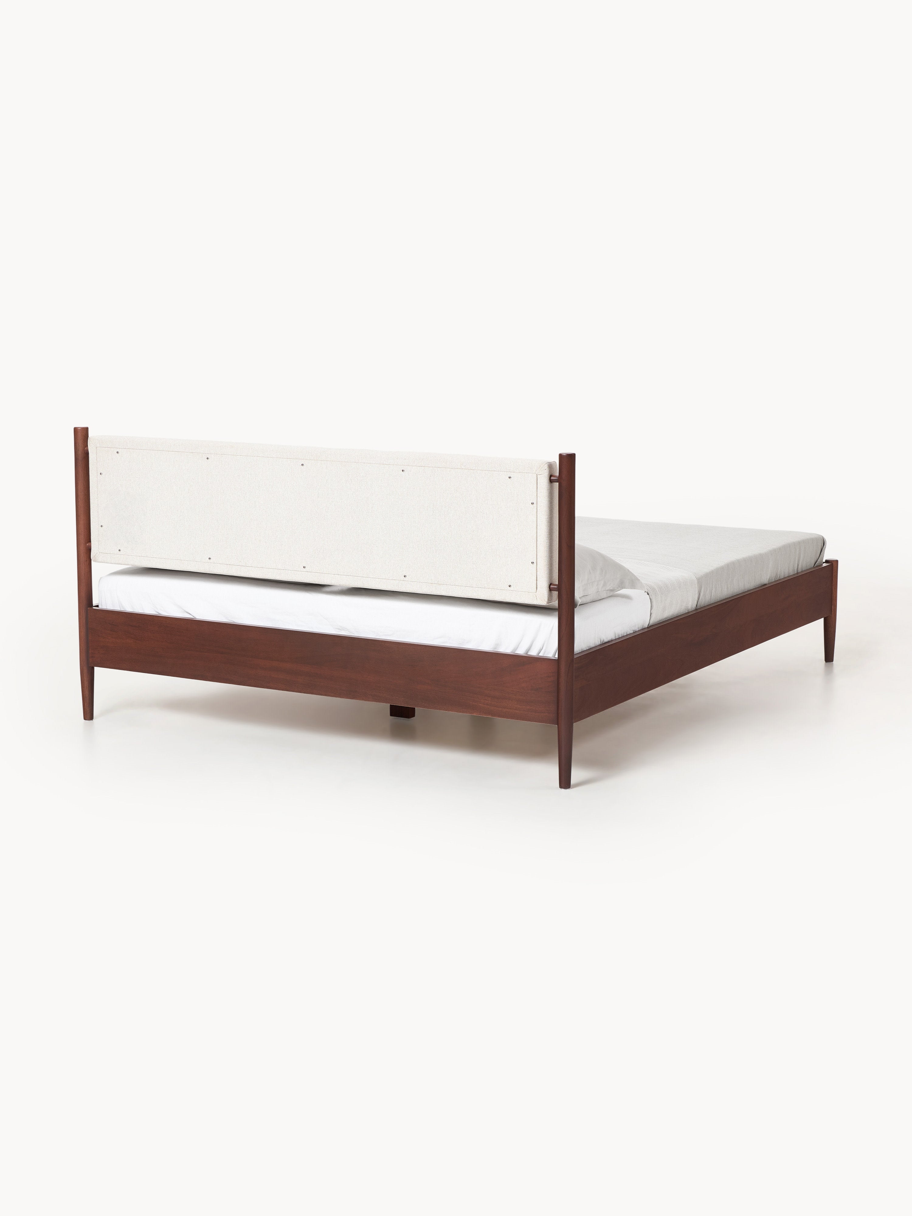Bett Paul aus Mangoholz