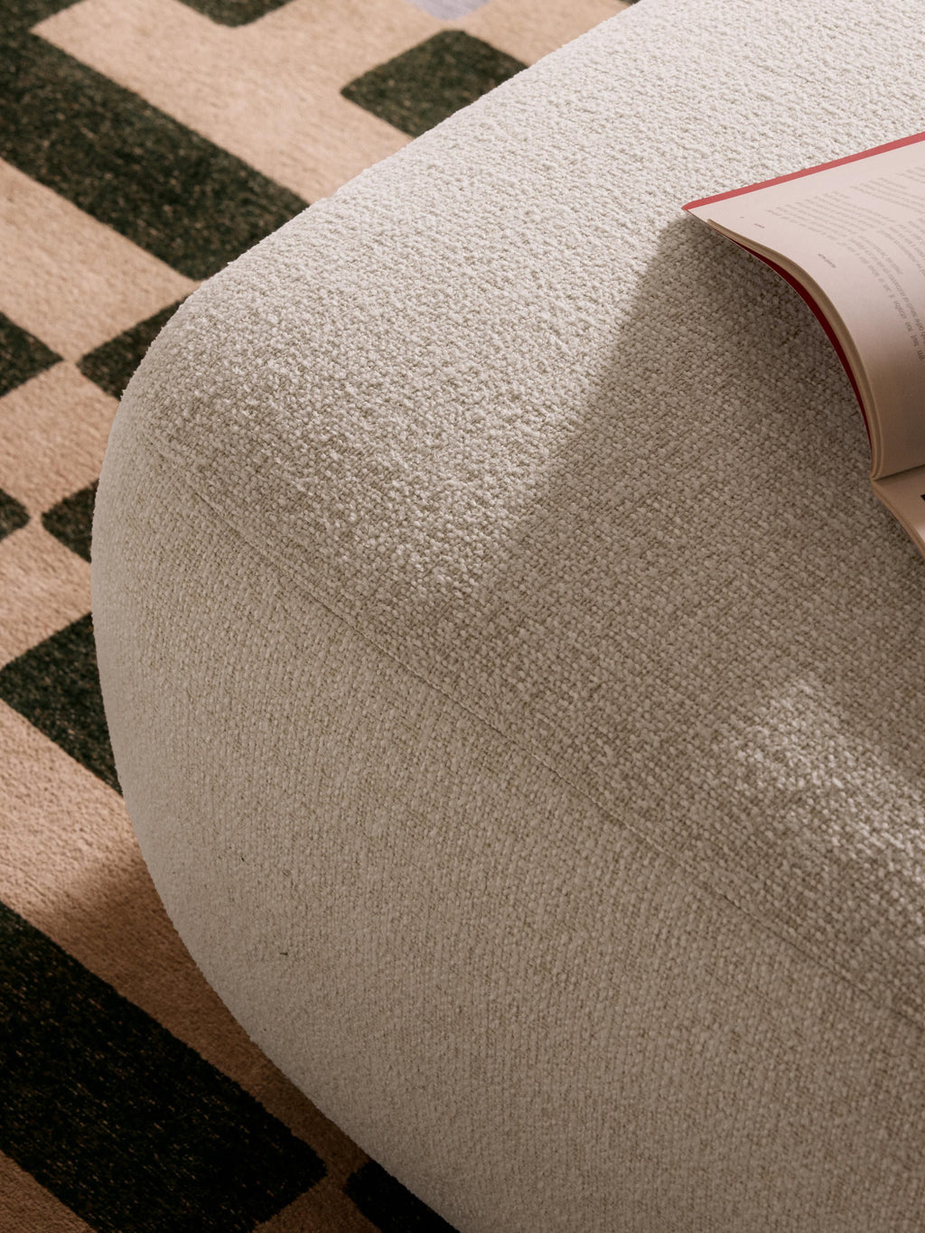 Bouclé-Hocker Sofia